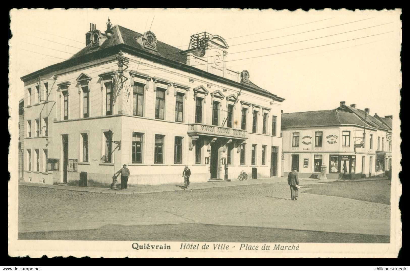 * QUIEVRAIN - Hôtel De Ville - Place Du Marché - Pharmacie - Animée - 1947 - Quiévrain