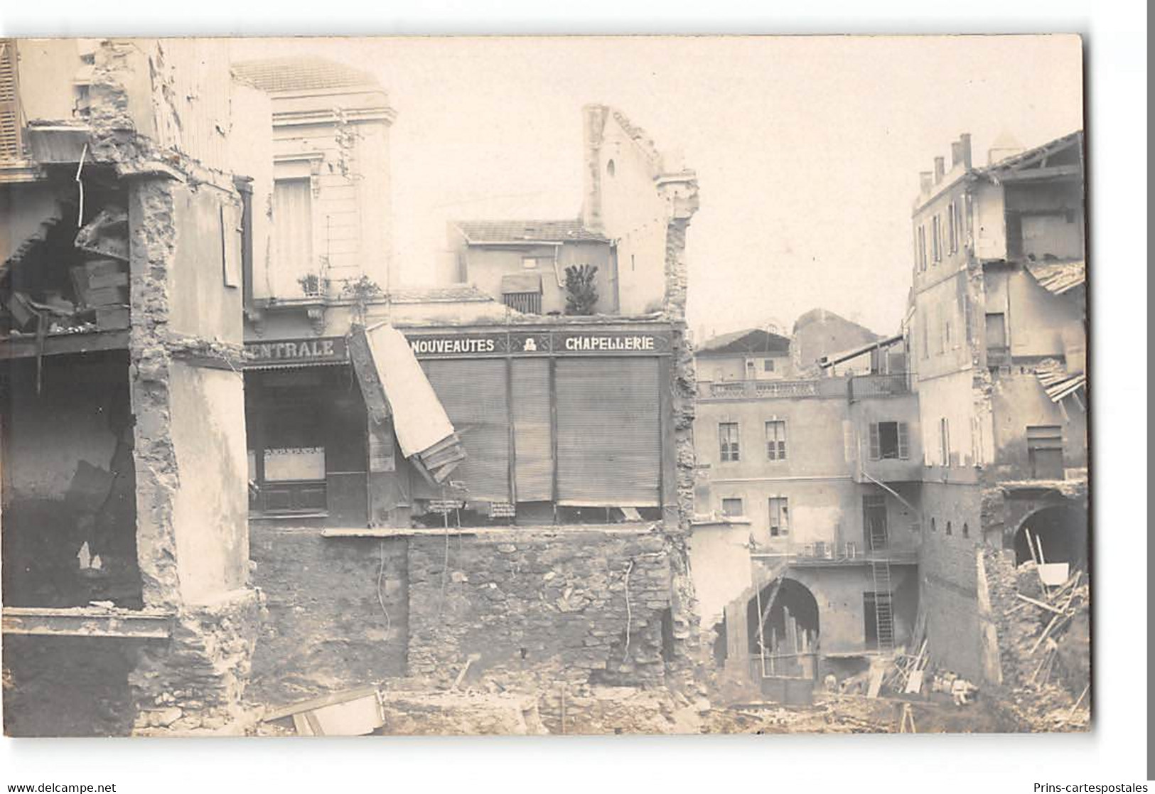 Lot de 11 cartes Photos sur la Catastrophe de Mostaganem 1927 - inondation + texte à lire