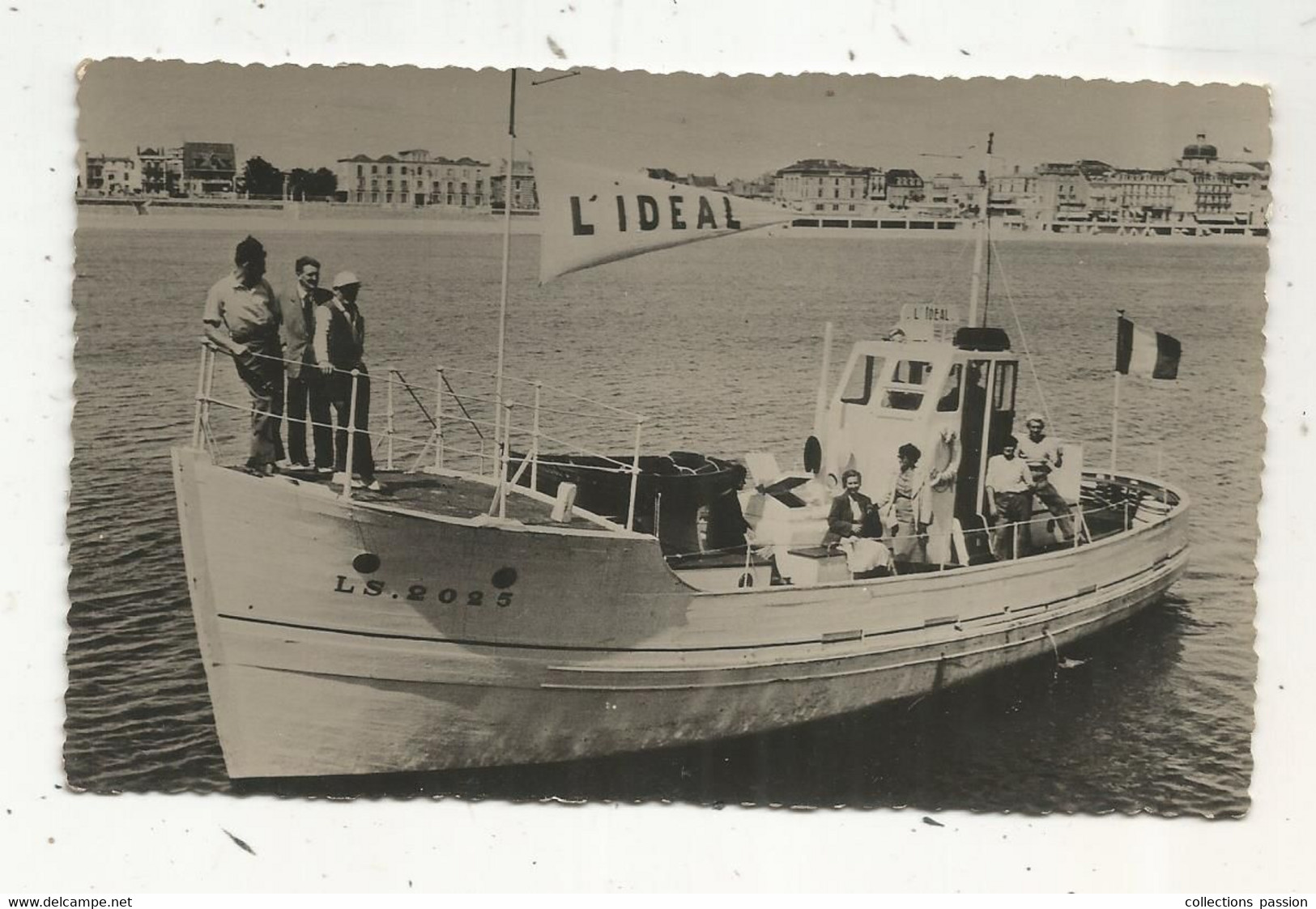 JC, Photographie, 135 X 85 Mm, Bateau, L'IDEAL, LS.2025, 1954, LES SABLES D'OLONNE, Vendée, 2 Scans - Barcos