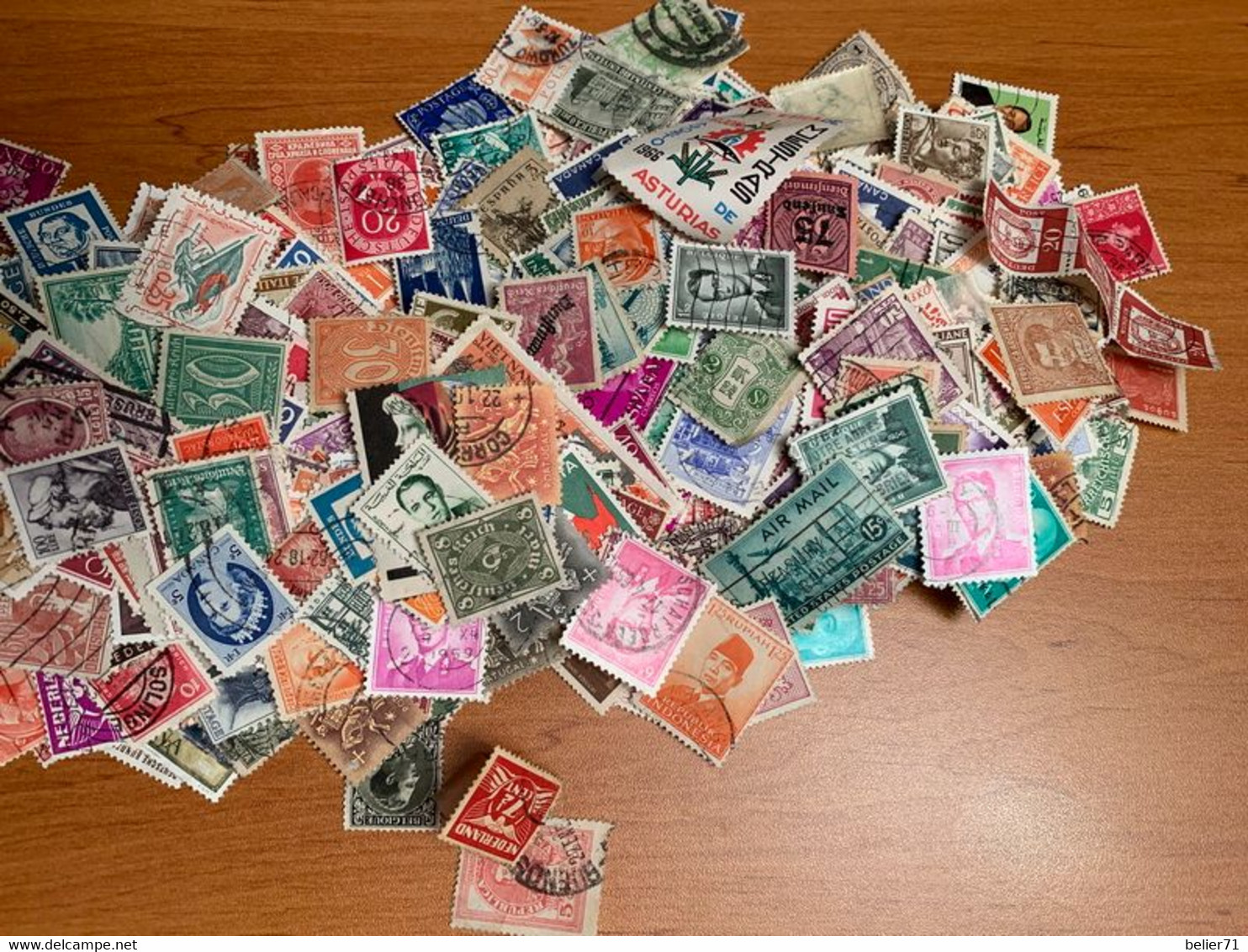 Vrac De Centaines De Timbres De Tout Pays Et Tout état, Sans France, Ni Monaco, Ni Andorre - Vrac (min 1000 Timbres)