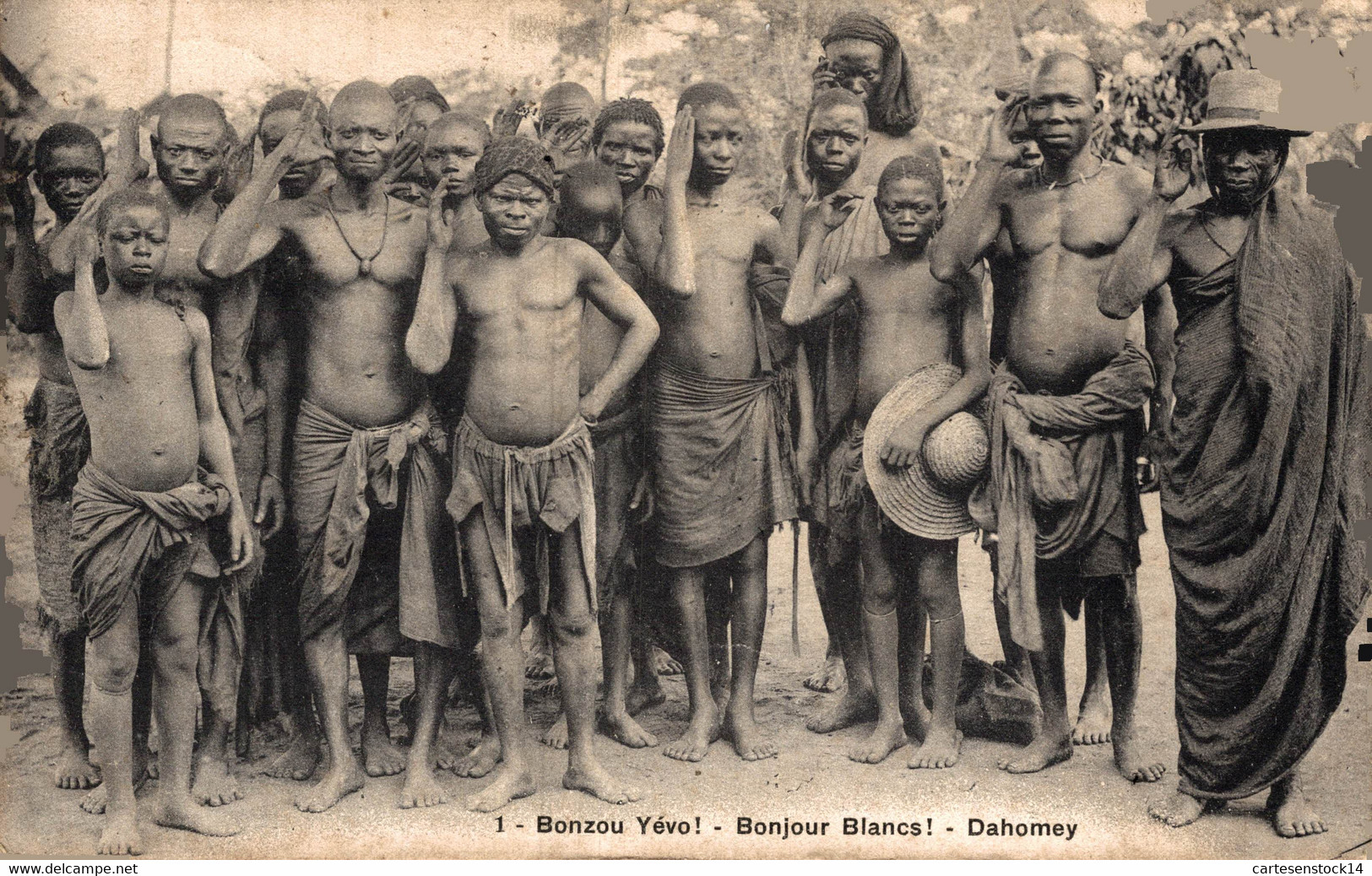 N°34403 Z -cpa Dahomey -Bonzou Yévo -bonjour Blancs- - Dahomey