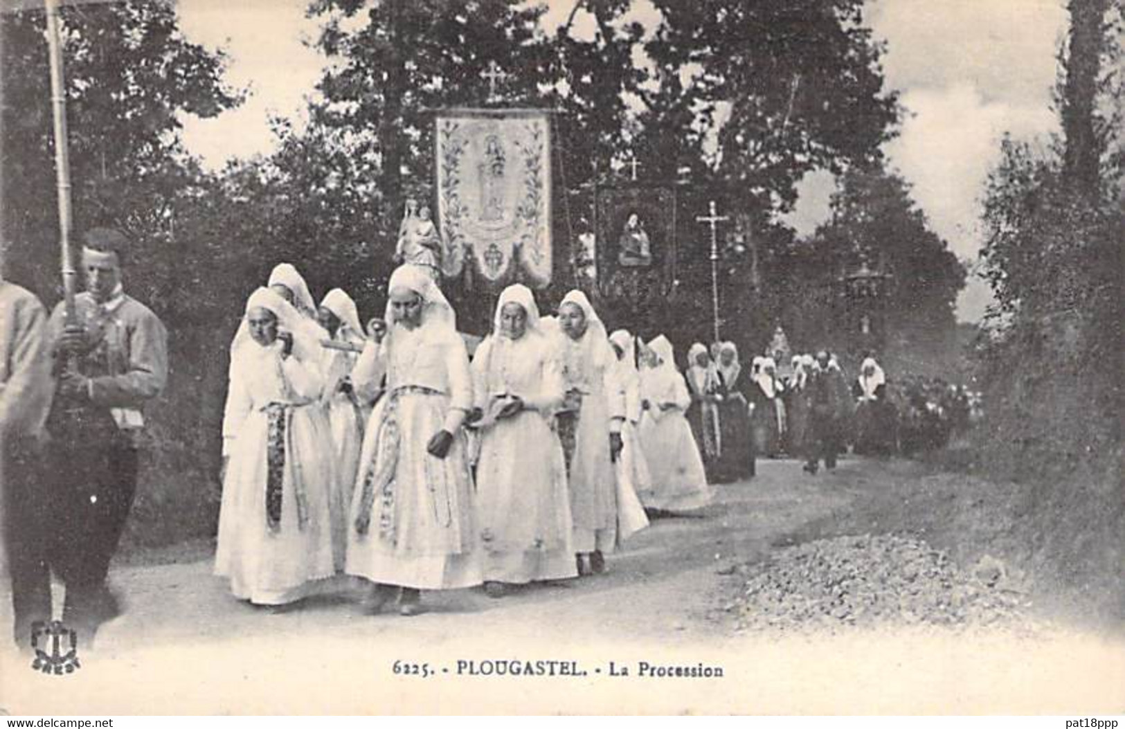 RELIGION CATHOLIQUE - 29 - PLOUGASTEL : La Procession  - CPA - Finistère - Other & Unclassified