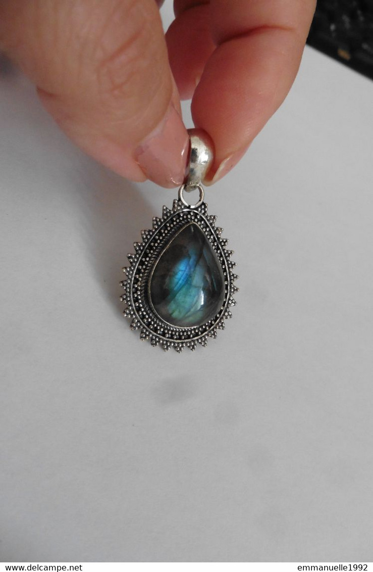 Neuf - Pendentif En Argent 925 Ciselé Serti D'une Superbe Labradorite Bleue Forme Goutte D'eau - Pendenti