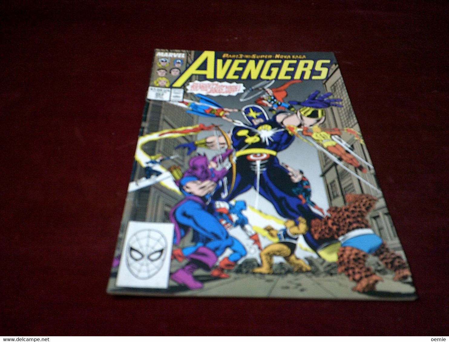 AVENGERS   N° 303 MAY     ( 1989 ) - Marvel