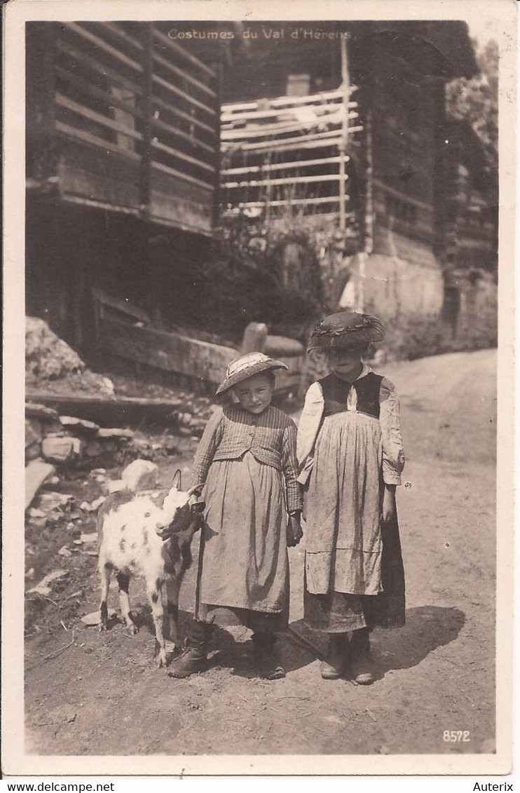 Suisse - Valais - Val D'Hérens - Fillettes Et Chevrette  Chevres Ziegen Goat - Sonstige & Ohne Zuordnung