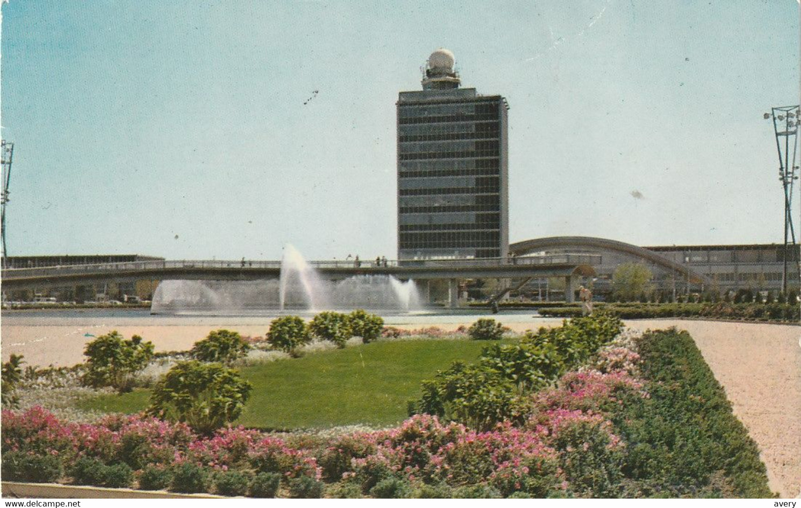 Arrival Building, New York International Airport, Airport Idlewild, Queens, New York  Slight Crease - Luchthavens