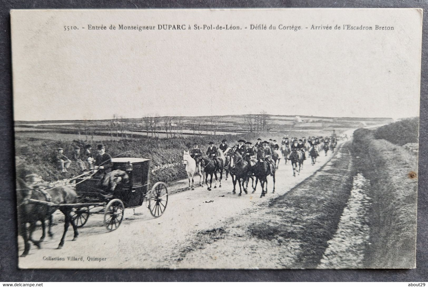 CPA 29 SAINT POL DE LEON - Entrée De Monseigneur Duparc - Défilé - Arrivée De L'Escadron Breton  - Réf. M 206 - Saint-Pol-de-Léon