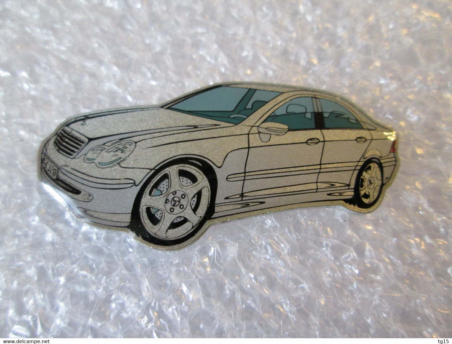 PIN'S    MERCEDES-BENZ   CLASSE   C - Mercedes