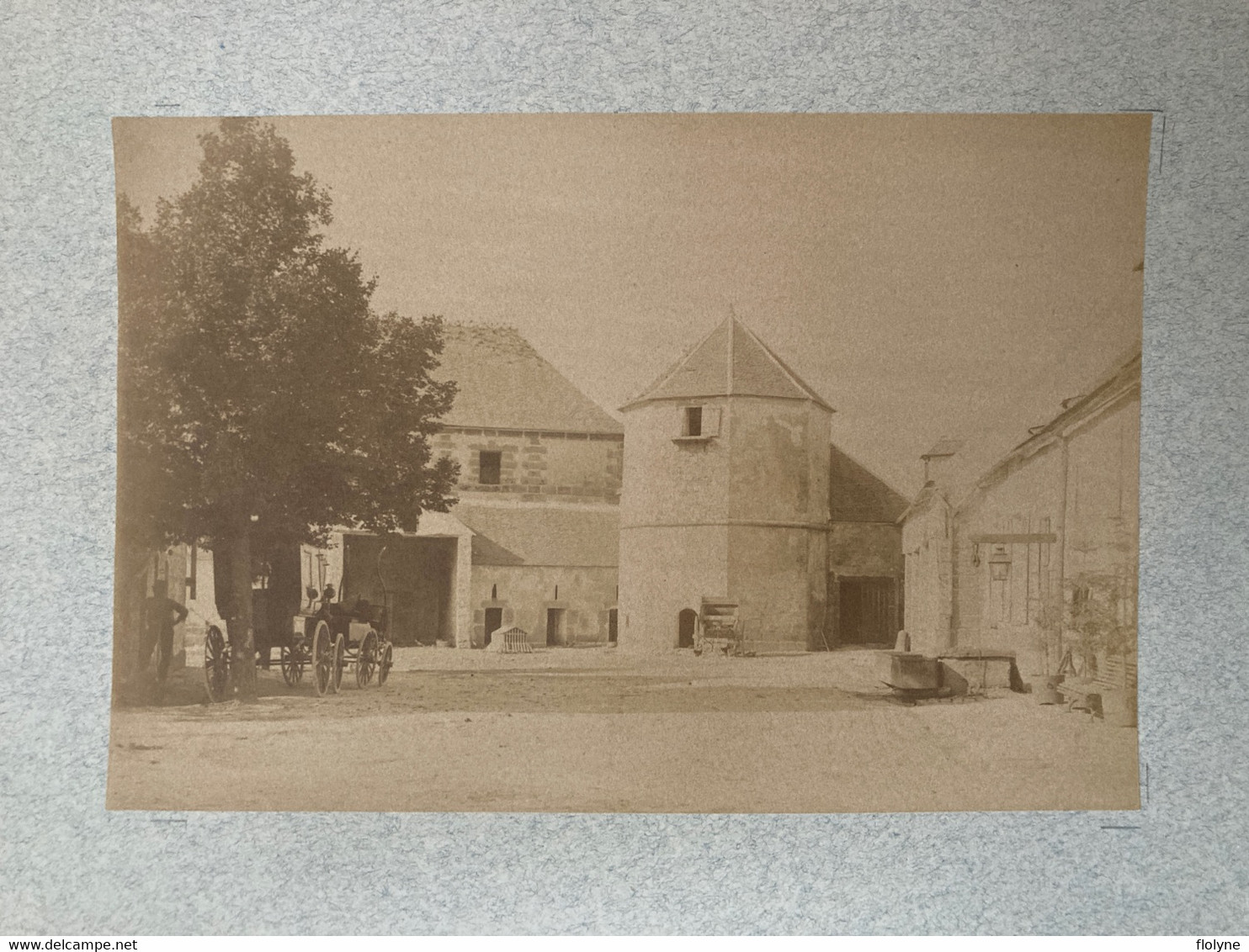 Larchant - Photo Ancienne Albuminée Circa 1888 - Intérieur De La Ferme Du Prieuré - Attelage - Larchant