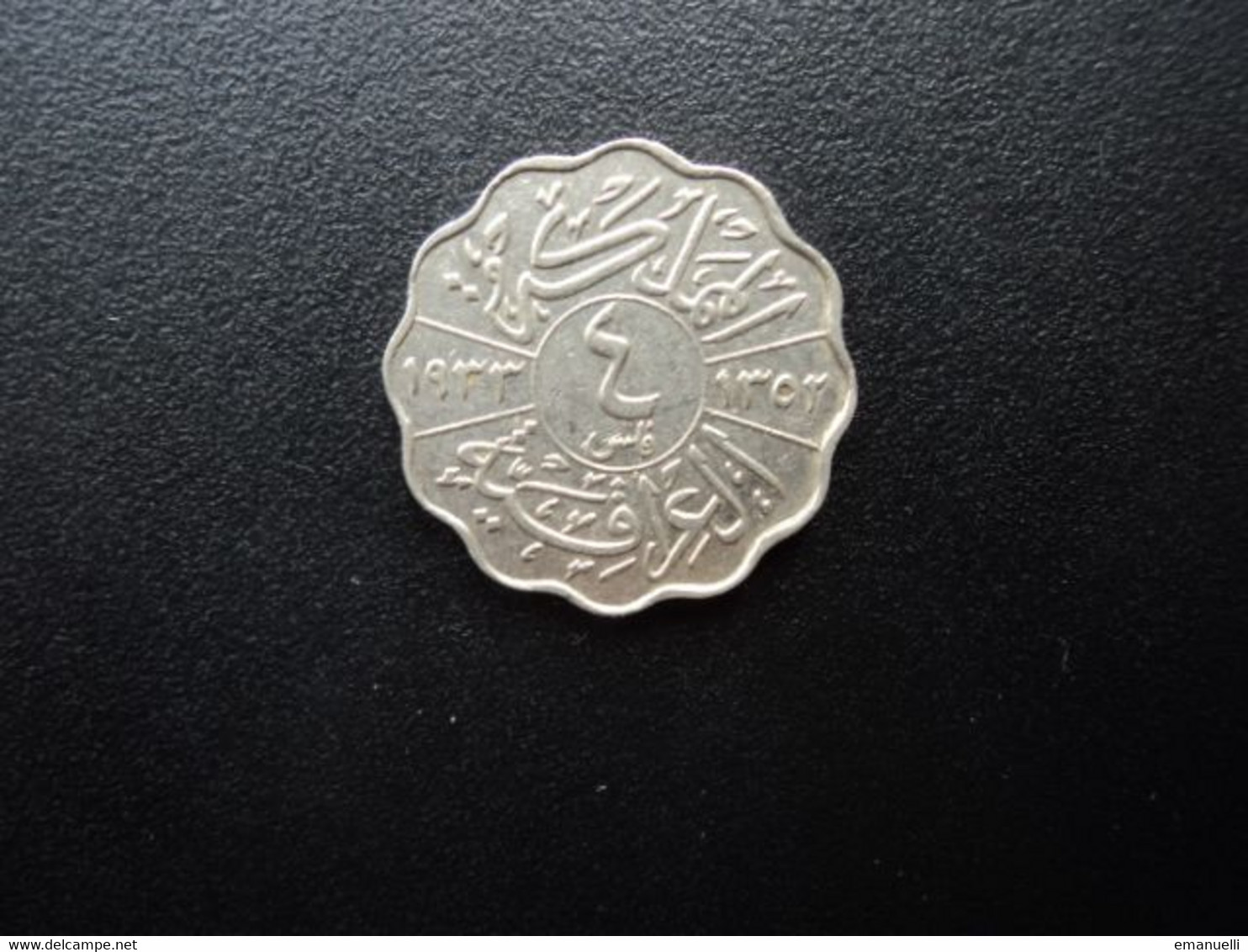 IRAQ * : 4 FILS   1933 - 1352     KM 97        SUP - Iraq