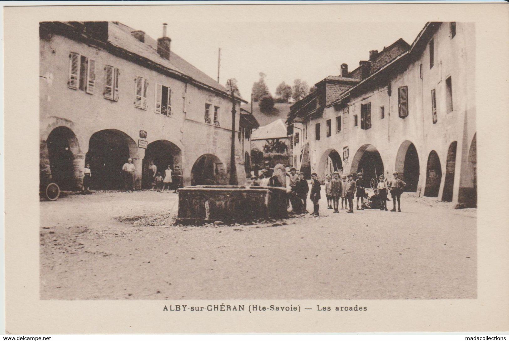 Alby-sur-Cheran  (74 - Haute Savoie)  Les Arcades - Alby-sur-Cheran