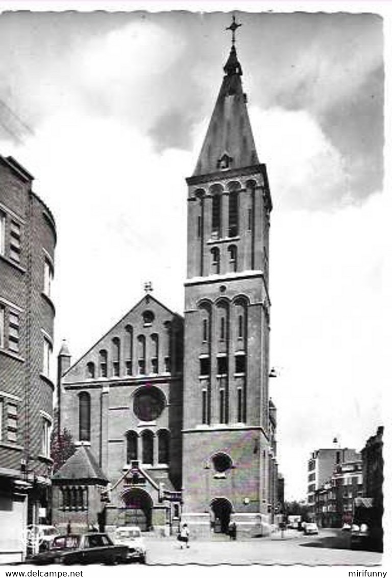 ETTERBEEK /EGLISE NOTRE DAME DE SACRE COEUR/ANIMEE/VOITURES/NELS/FLAMME LOTERIE NATIONALE - Etterbeek