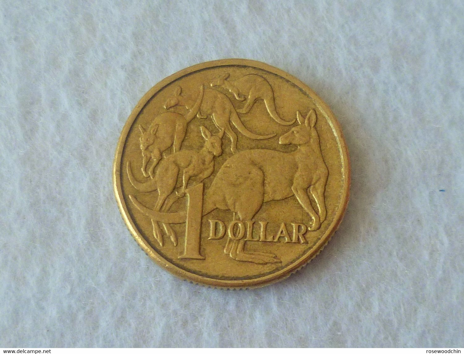Vintage !  One Pc. Of 1984 AUSTRALIA Queen Elizabeth II QE II - One (1) Dollar Coin (#166A) - Sonstige & Ohne Zuordnung
