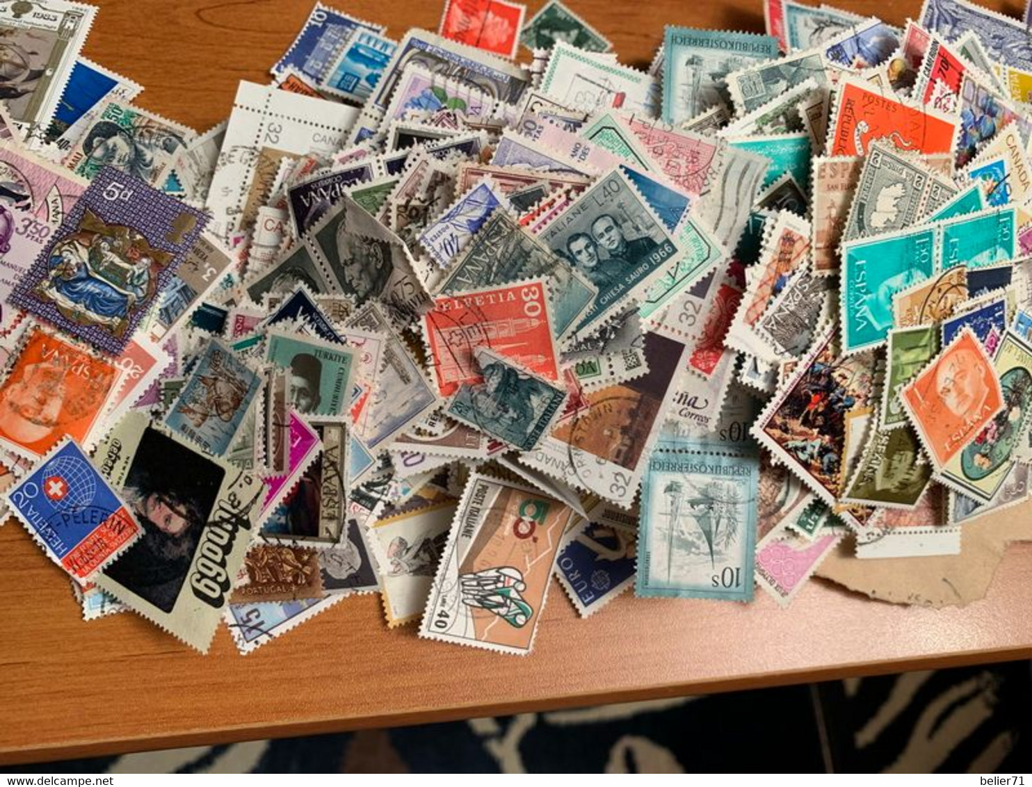 Lots De Plusieurs Centaines De Timbres Tous Pays Et Tout états - Vrac (min 1000 Timbres)