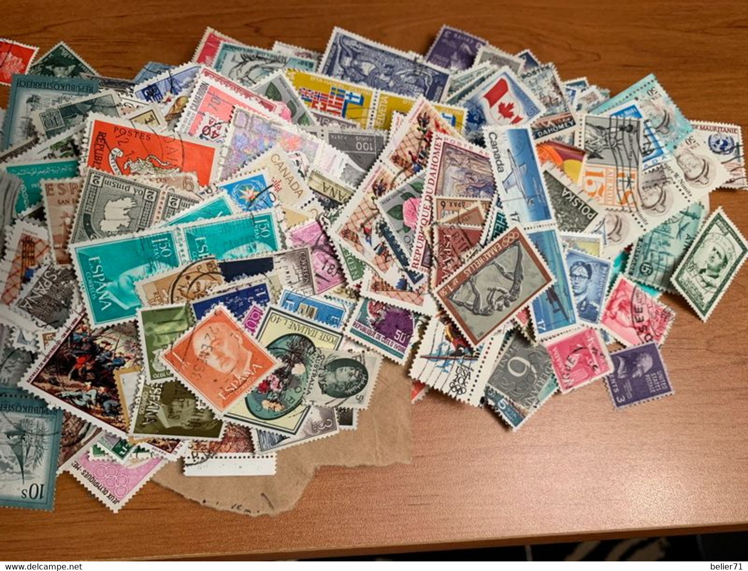 Lots De Plusieurs Centaines De Timbres Tous Pays Et Tout états - Lots & Kiloware (min. 1000 Stück)