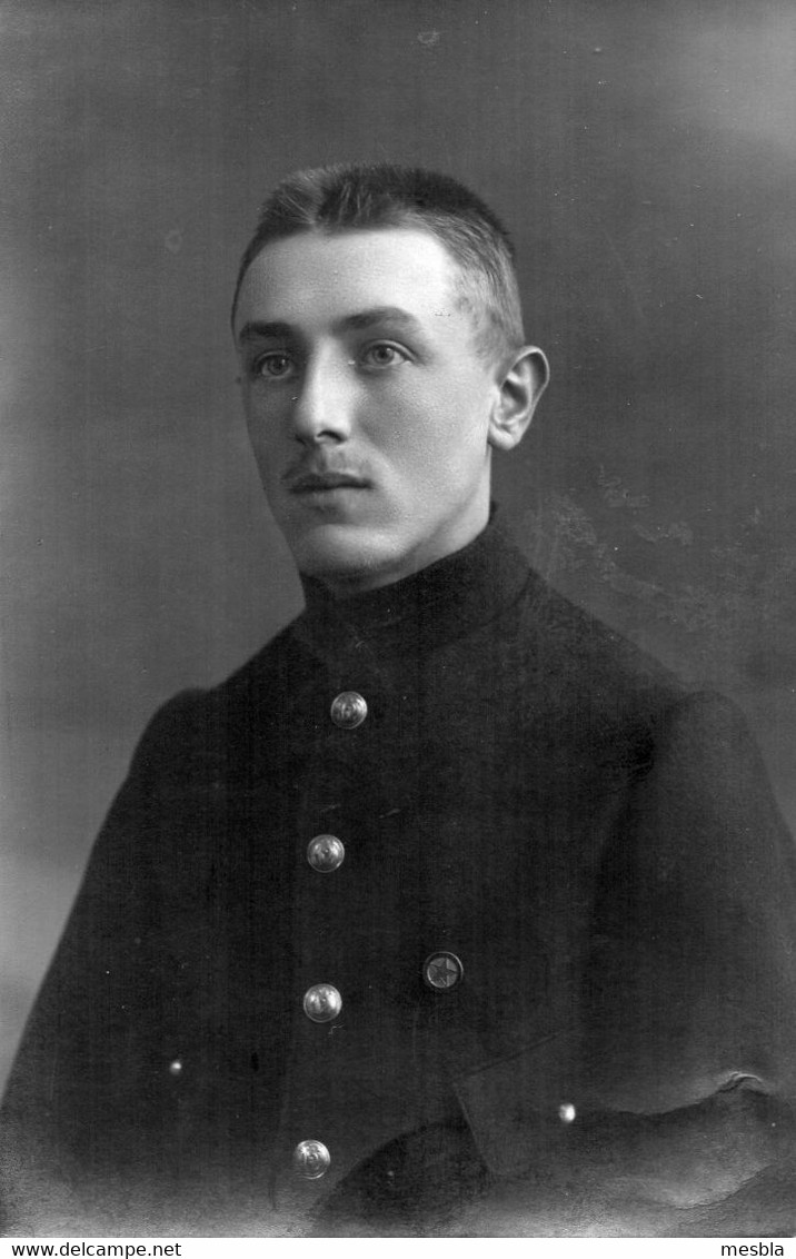 Carte - Photo - Portrait D'un Soldat Expédié De HARDERWIJK (Pays Bas) Le 16 Octobre 1916 , Signée Fernand La Gravière. - Esperanto