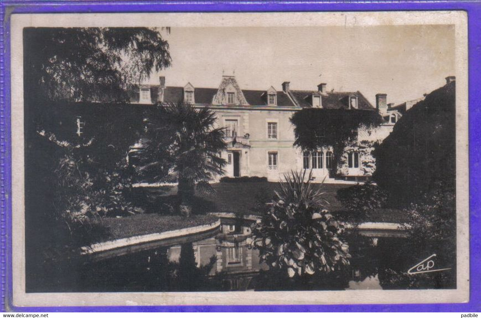 Carte Postale 14. Luc Sur Mer  Hotel De Ville Et Miroir D'eau Du Parc  Très Beau Plan - Luc Sur Mer