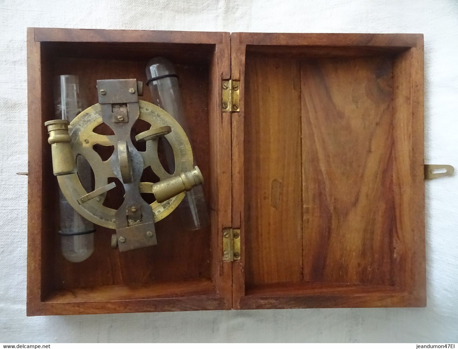 ANCIEN SEXTANT LATERAL DANS SON COFFRET EN EXCELLENT ETAT. 2 EPROUVETTES A L'INTERIEUR. - Tecnica & Strumenti Nautici