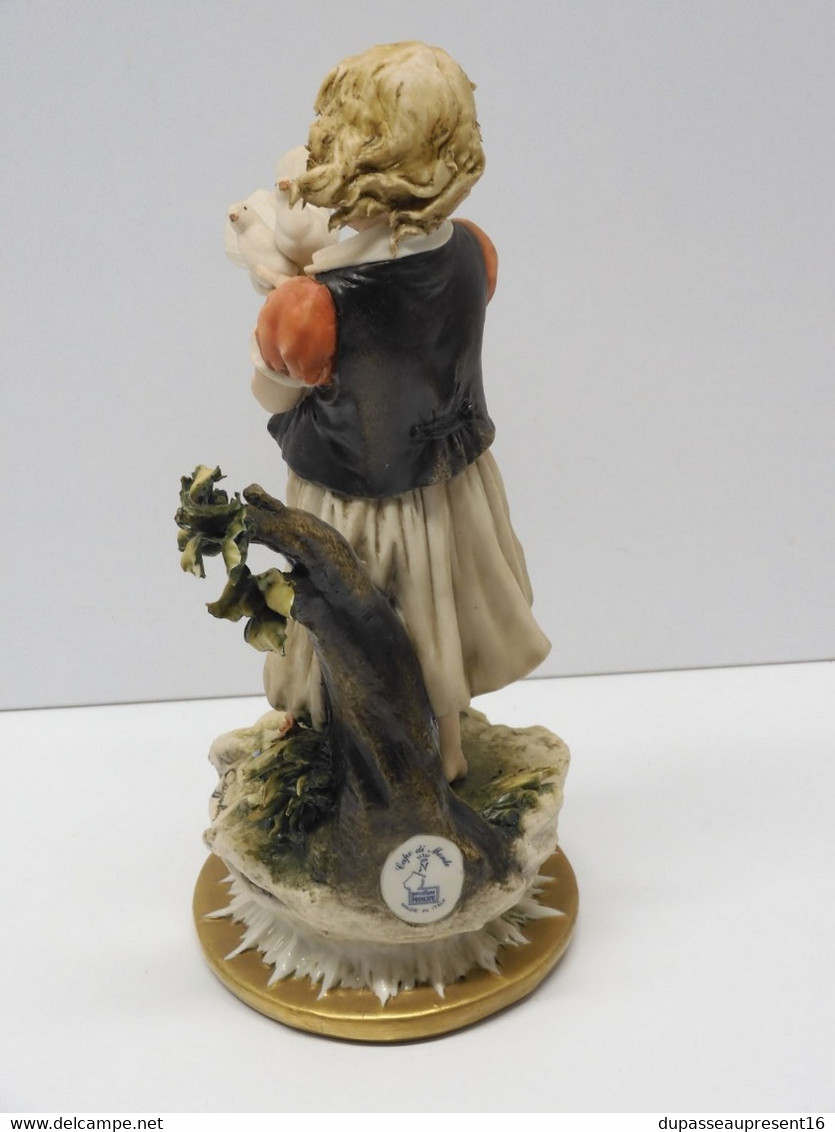 *SUPERBE SUJET PORCELAINE CAPODIMONTE CAPO DI MONTE PETITE FILLE AUX COLOMBES   E - Capodimonte (ITA)