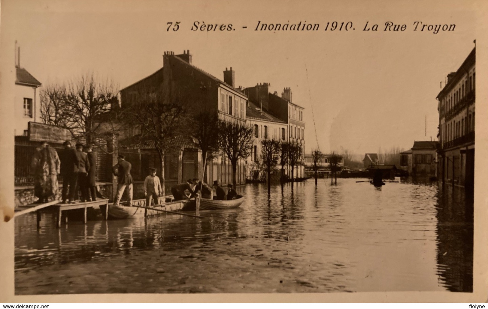 Sèvres - Carte Photo - Inondation 1910 - La Rue Troyon - Crue - Barque - Sevres