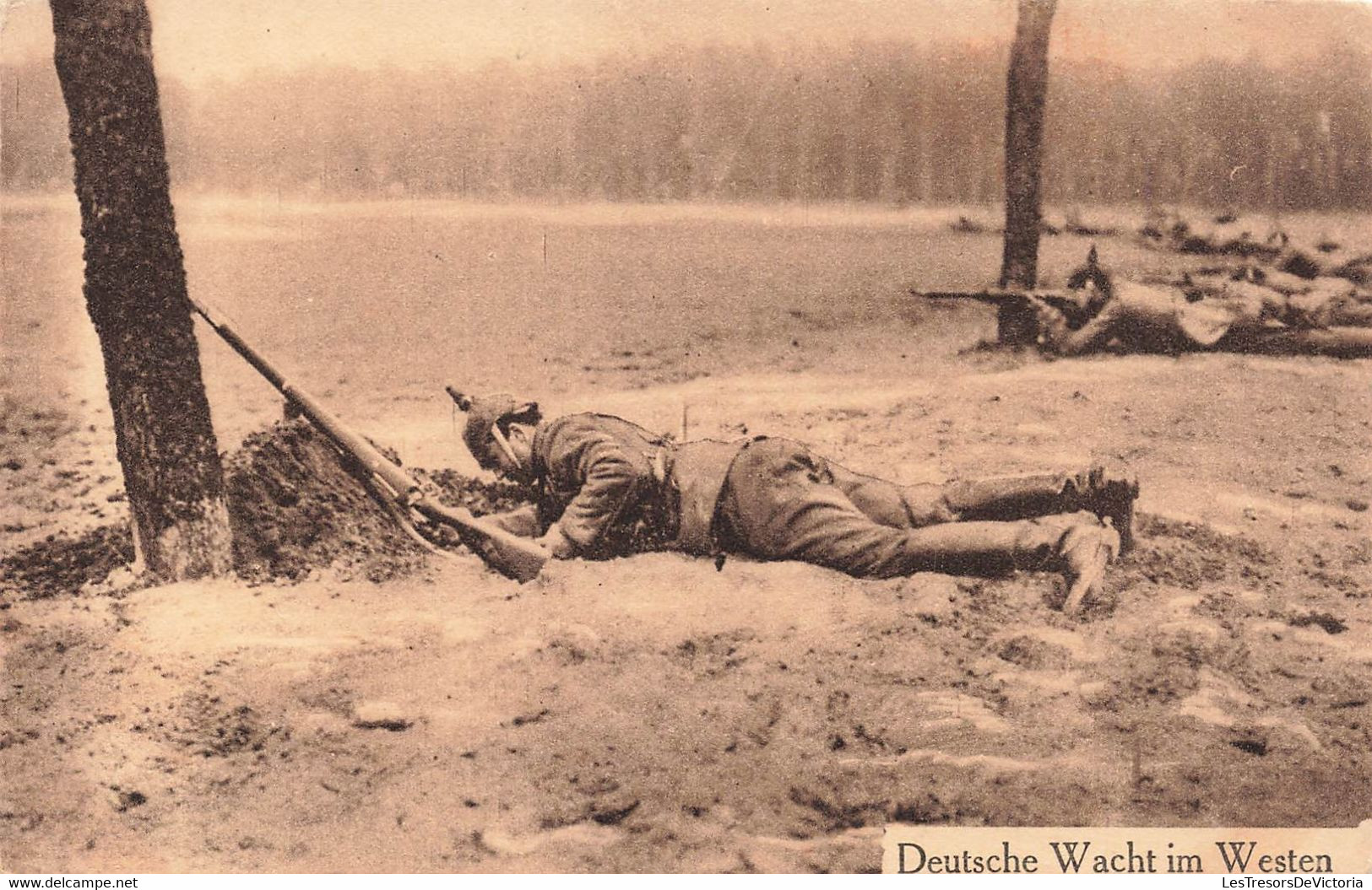 CPA Deutsche Wacht Im Westen - Soldats En Embuscade Avec Fusil - Guerre 1914-18