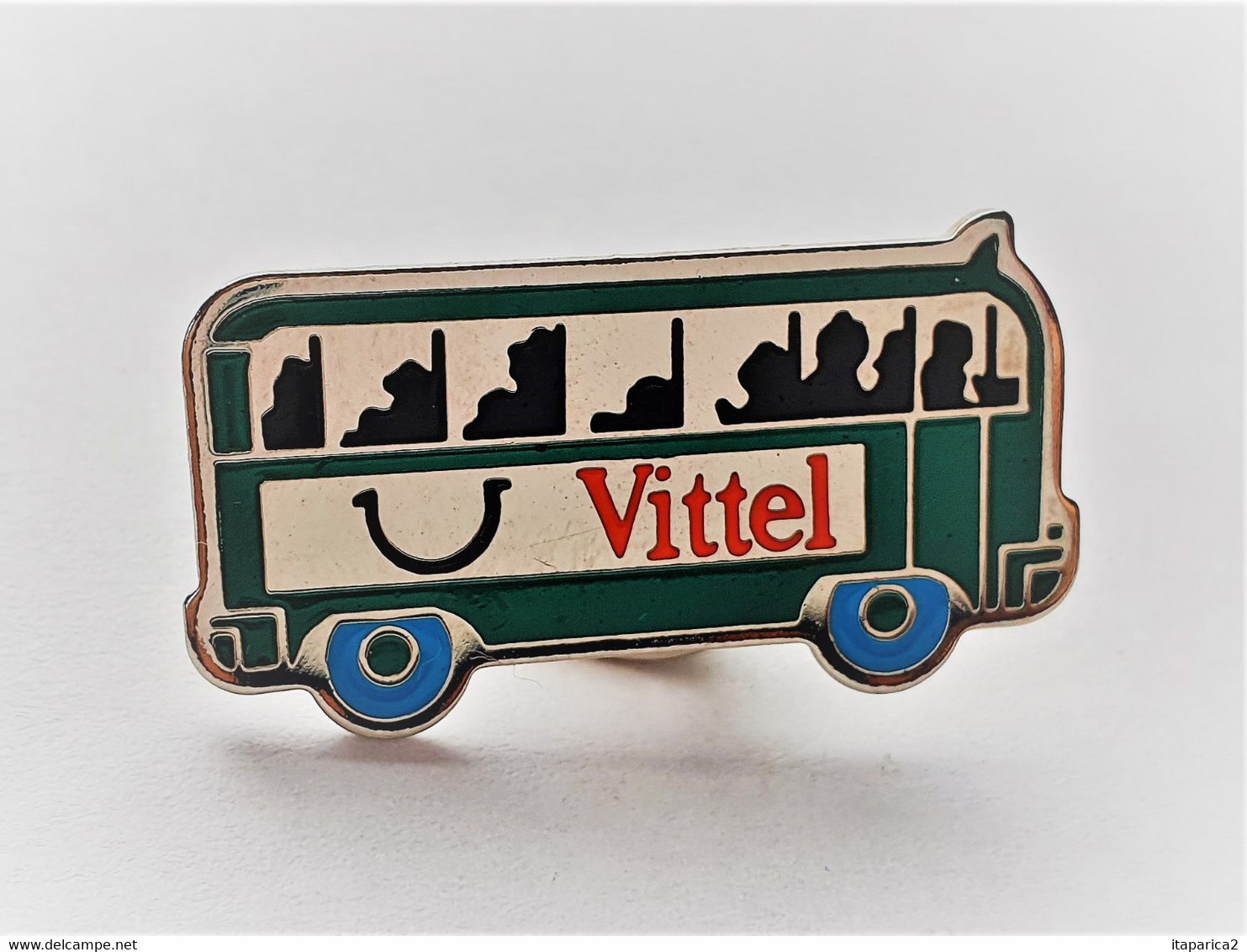 PINS BOISSONS EAU MINERALE VITTEL AUTOBUS  / 33NAT - Schwimmen