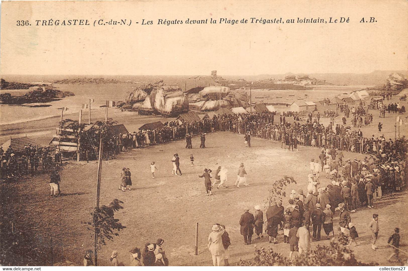 22-TREGASTEL- LES REGATS DEVANT LA PLAGE DE TREGASTEL AU LOINTAIN LE DE - Trégastel