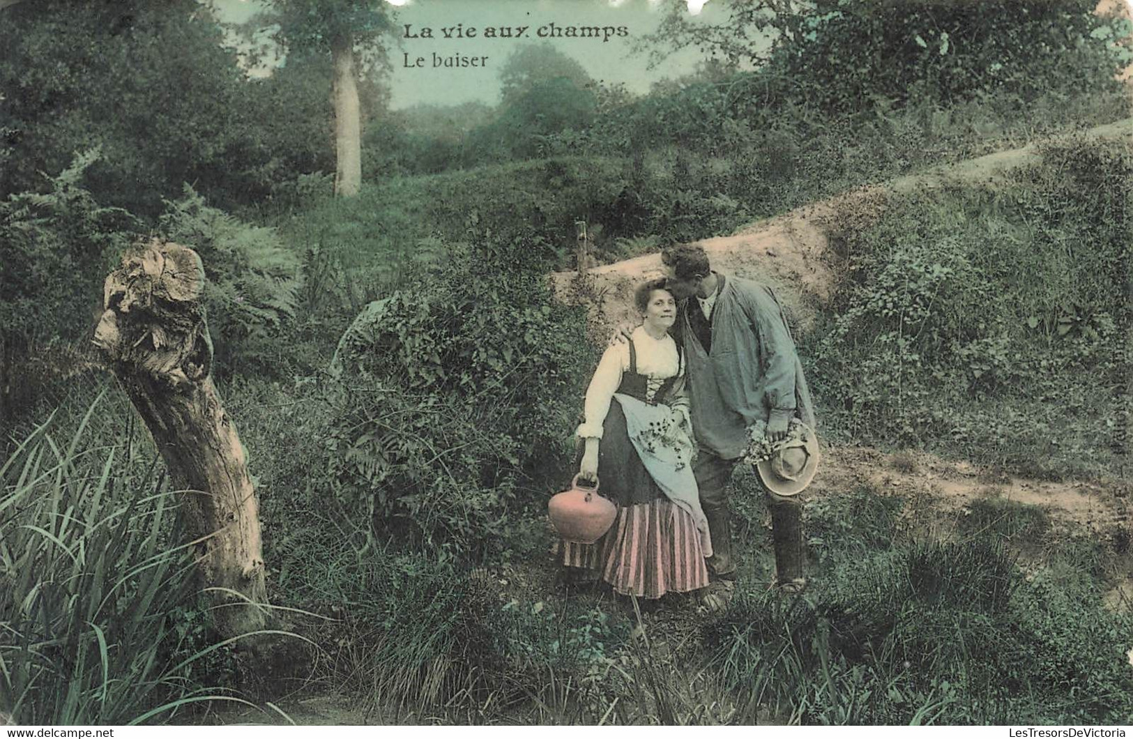 CPA La Vie Aux Champs - Le Baiser - Homme Et Femme Dans Les Champs - Landbouw