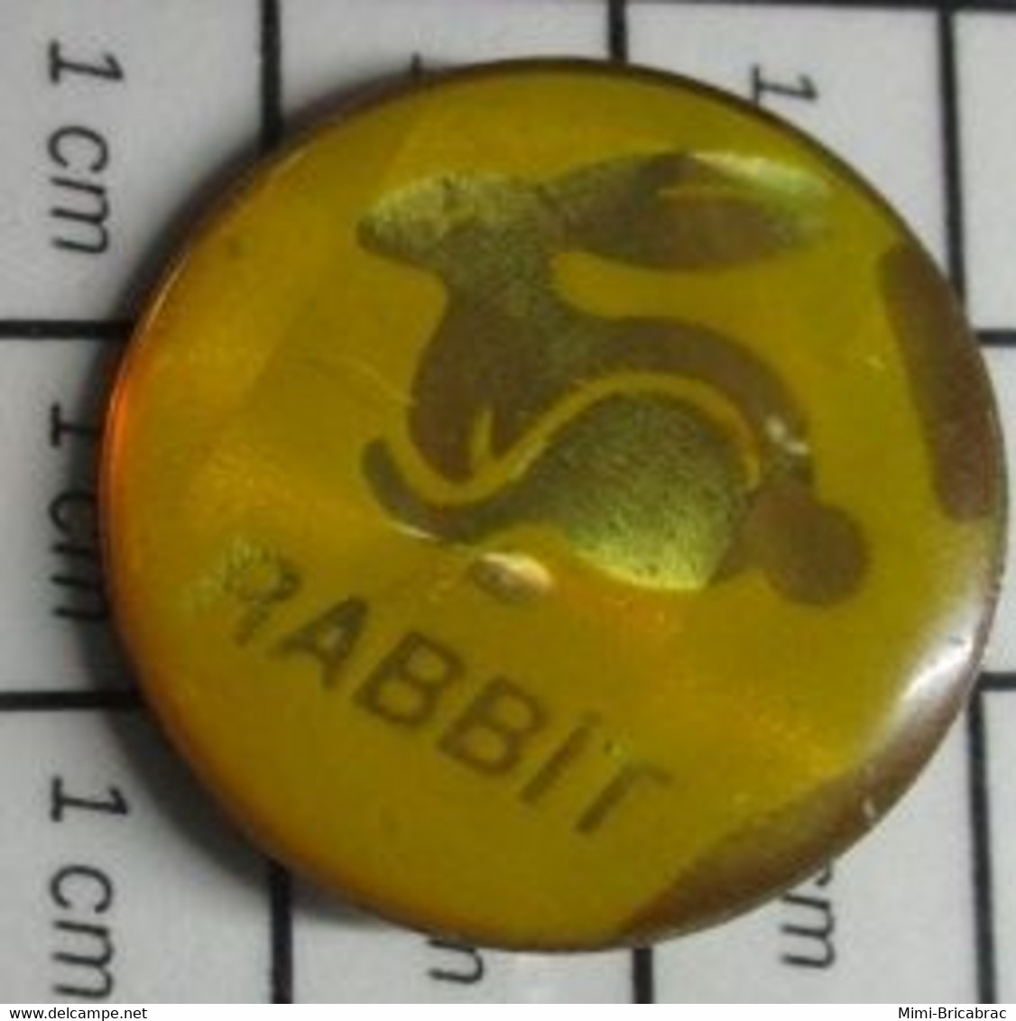 413g Pin's Pins / Beau Et Rare / THEME : ANIMAUX / LIEVRE LAPIN RABBIT GOLF VW ? - Volkswagen