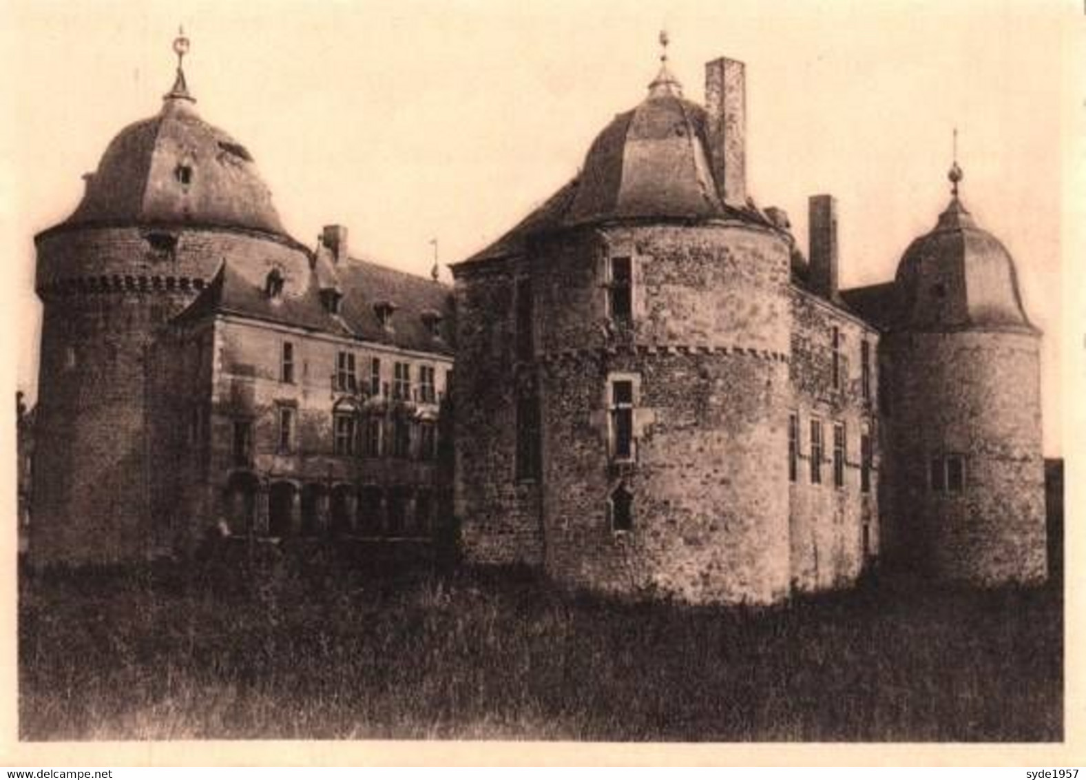 LAVAUX-SAINTE-ANNE, Château (en 1895) - Rochefort