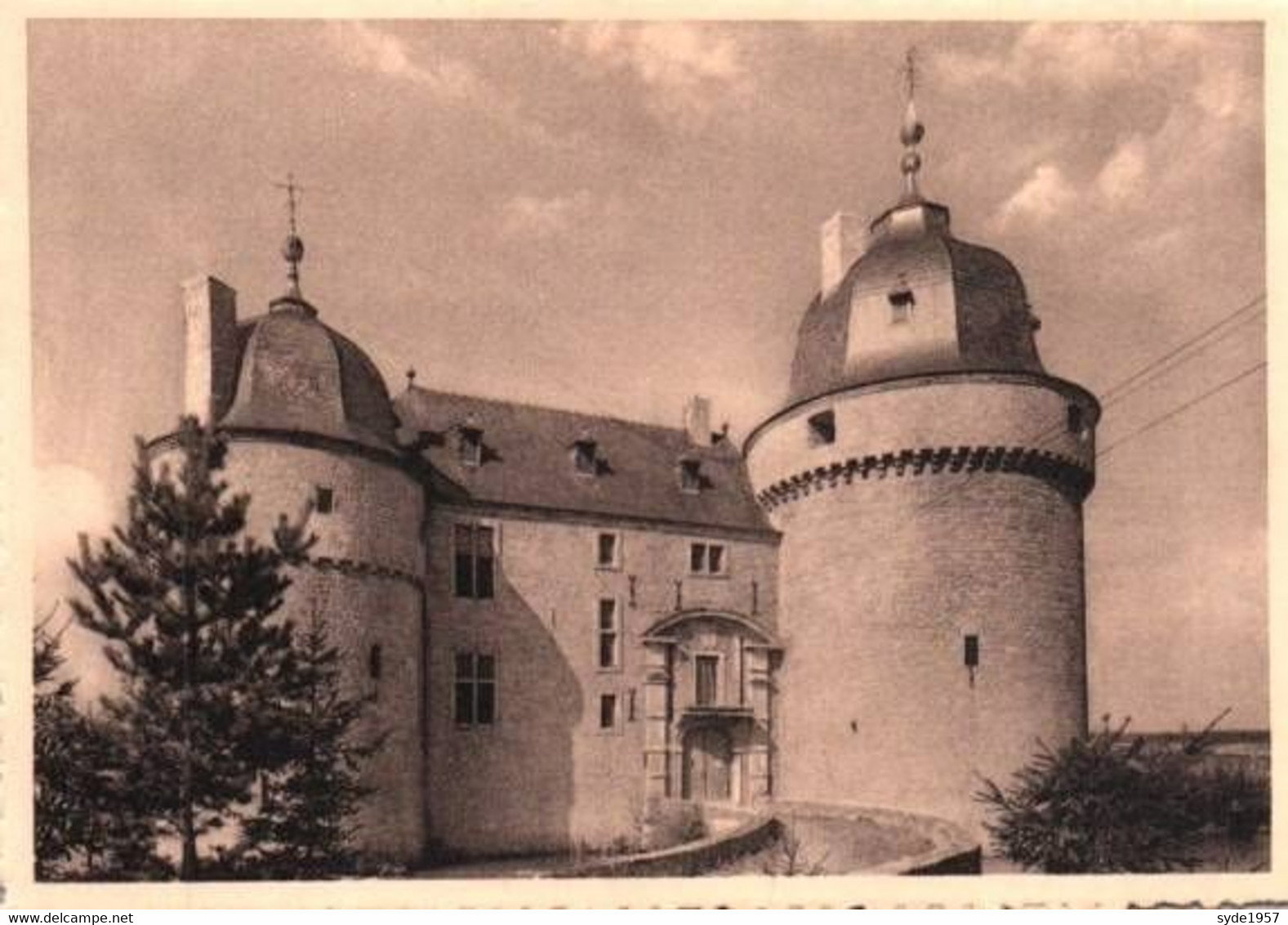 LAVAUX-SAINTE-ANNE, Château En 1939 Après  La Restauration - Rochefort