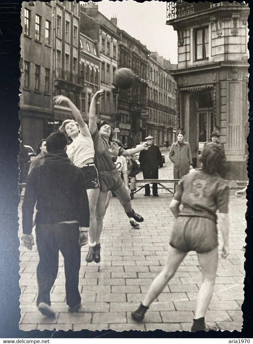 Saint Josse-ten-Noode - Chaussée De Louvain  - Basketball Photos 1950 - St-Joost-ten-Node - St-Josse-ten-Noode