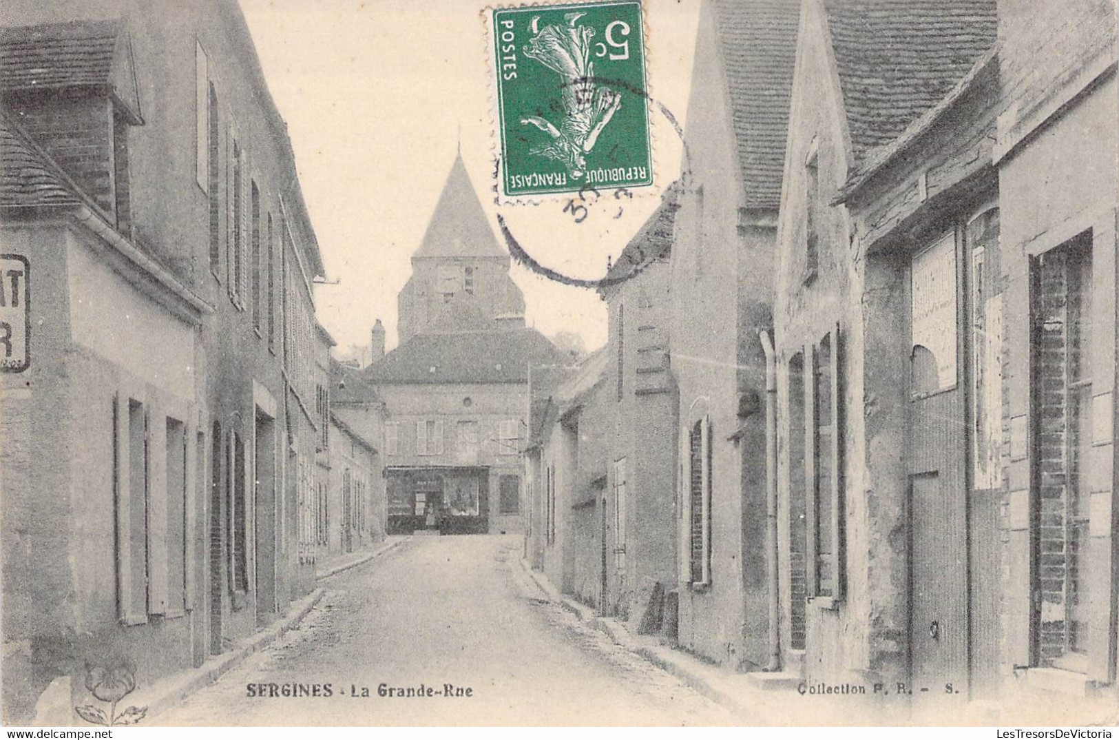 CPA France - Sergines - La Grande Rue - Collection P R - Oblitérée Laignes - Sigle De Fleurs - Rue - Sergines