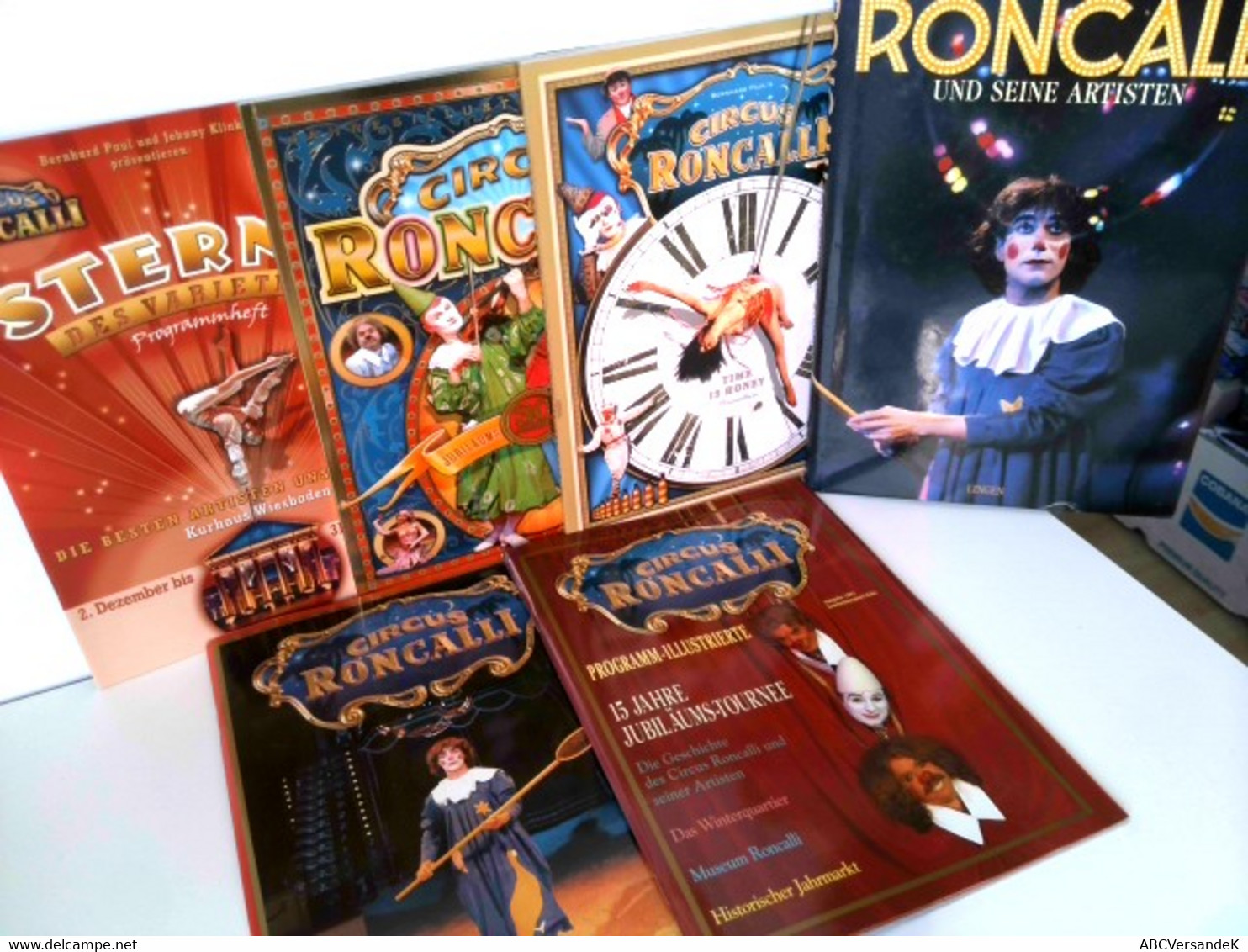 Konvolut: 6 Hefte Div. Programme Und Ein Buch Von/über Circus Roncalli. - Theatre & Dance