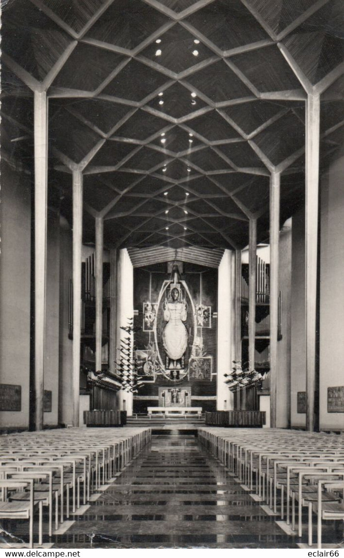 COVENTRY CATHEDRAL CHANCEL AND GREAT TAPESTRY CPSM  1952 N° C C 3 - Coventry