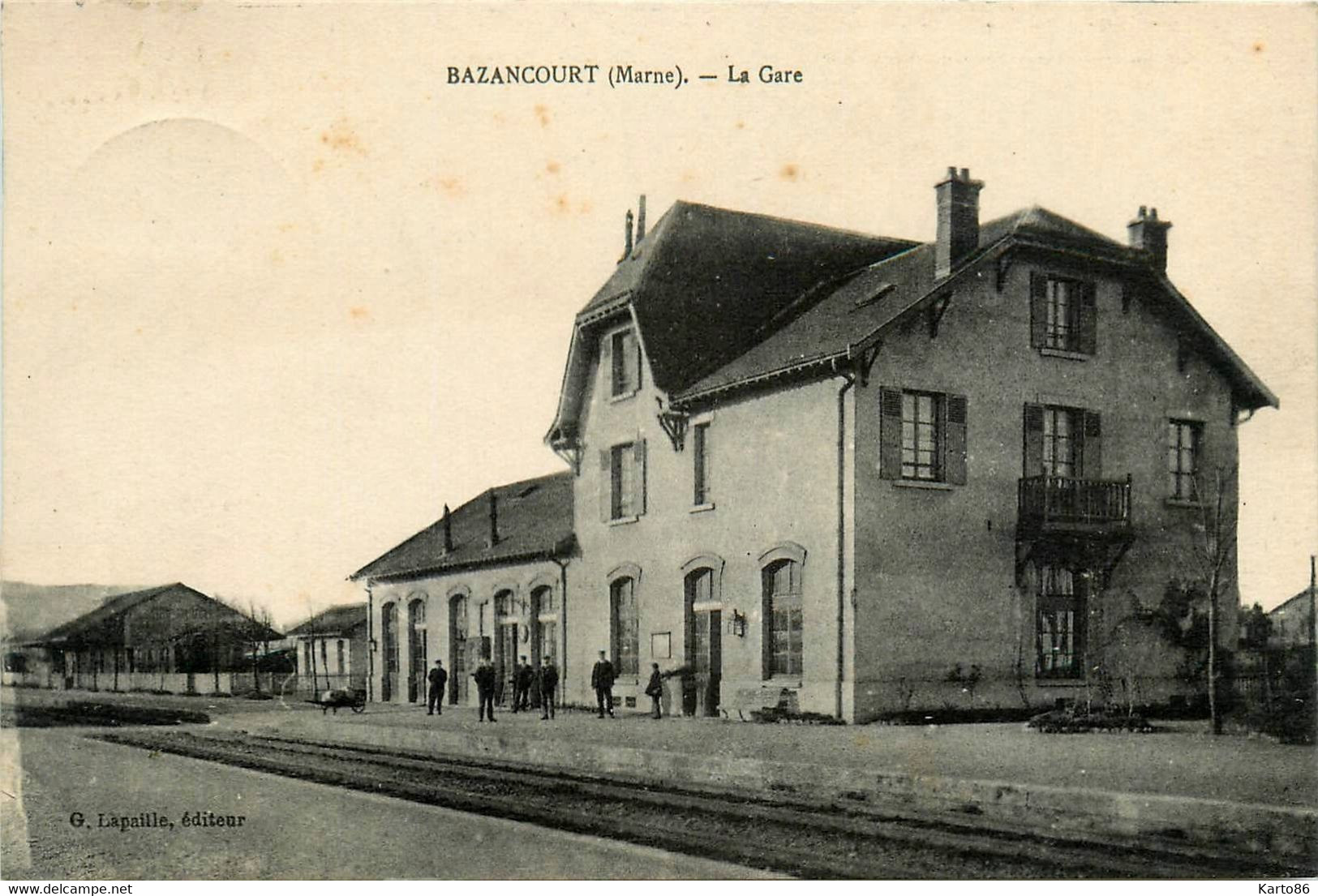 Bazancourt * La Gare Du Village * Ligne Chemin De Fer - Bazancourt