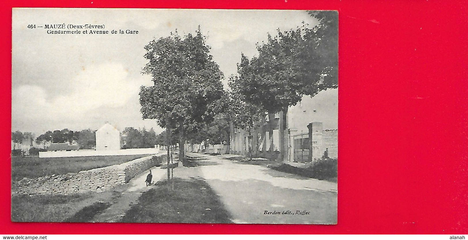 MAUZE La Gendarmerie Et Avenue De La Gare (Berdon) Deux Sèvres (79) - Mauze Sur Le Mignon