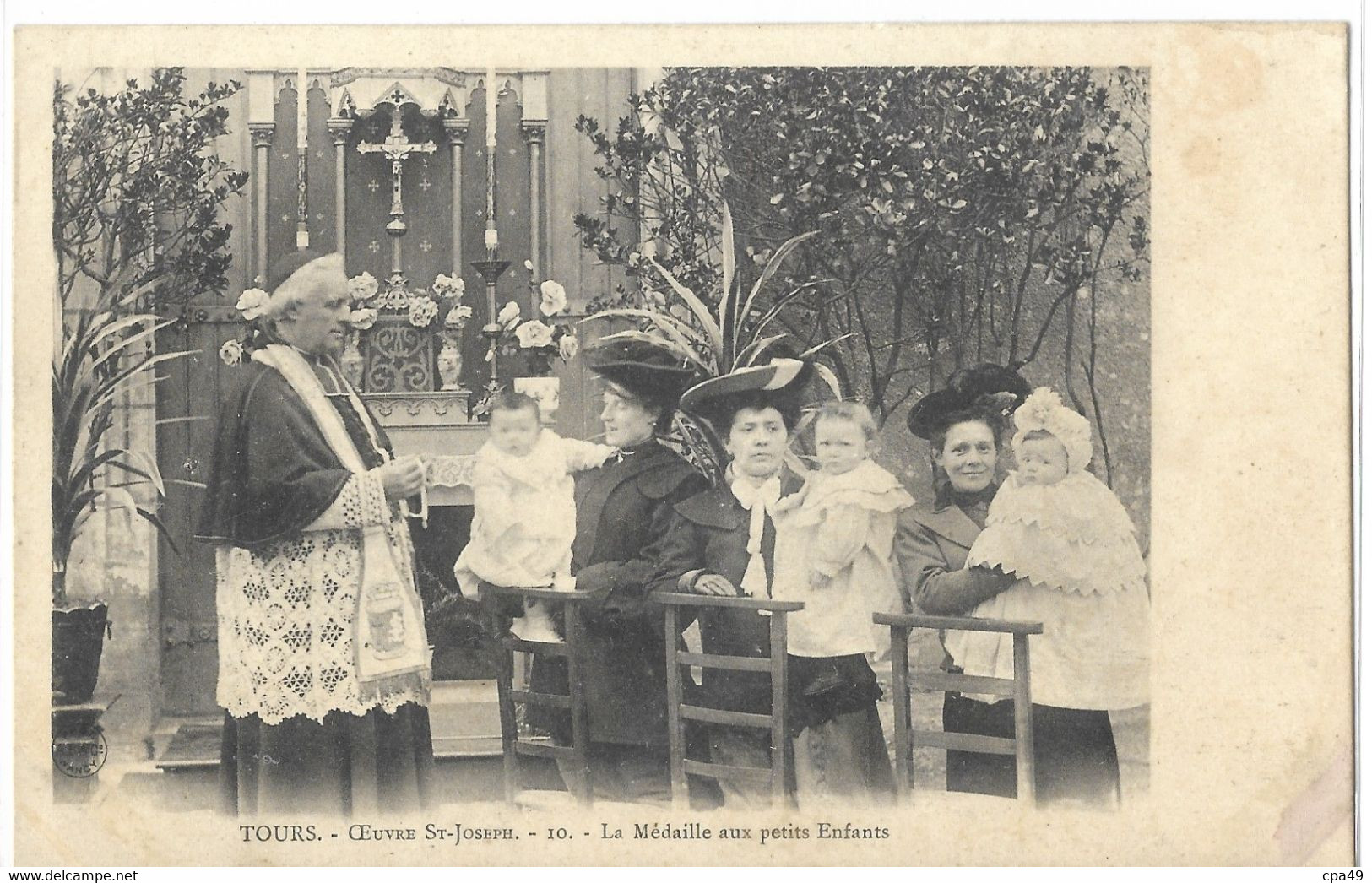 37   TOURS  OEUVRE - ST - JOSEPH - 10 -  LA  MEDAILLE  AUX  PETITS  ENFANTS - Tours