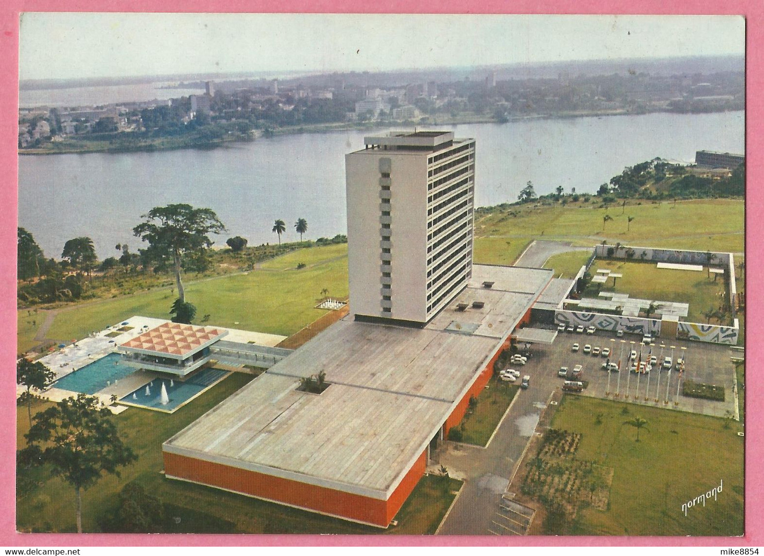 GO047  CP  ABIDJAN  (Côte D'Ivoire)  HOTEL IVOIRE - Vue Sur Les Lagunes Et Treichville  ++++ - Côte-d'Ivoire