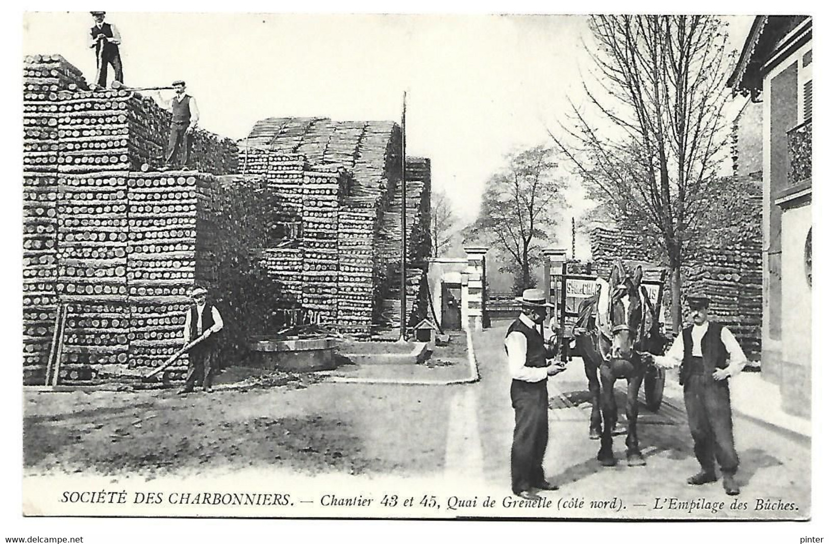 PARIS - Société Des Charbonniers - Chantier 43 Et 45 Quai De Grenelle (côté Nord) - L'Empilage Des Buches - Arrondissement: 15