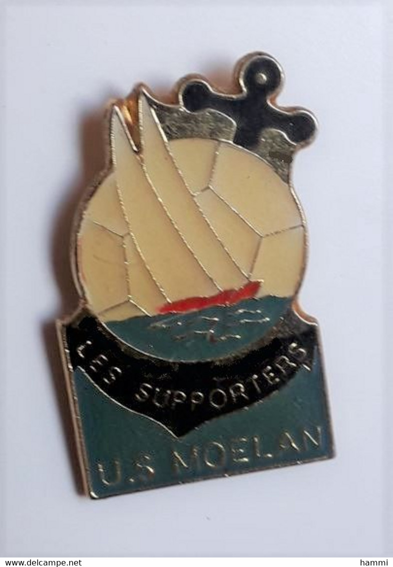 L129 Pin's Voilier Football Ancre Marine Les Supporters US MOELAN SUR MER Finistère Achat Immédiat - Sailing, Yachting