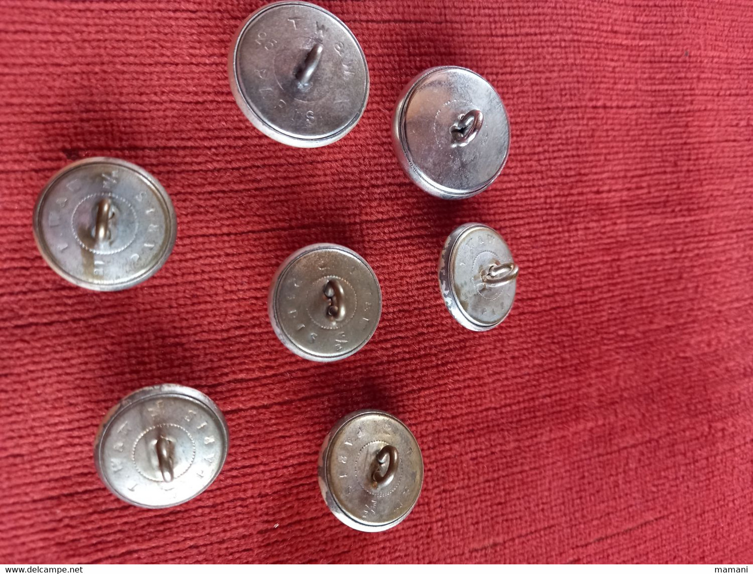 7 Boutons Militaria - Boutons