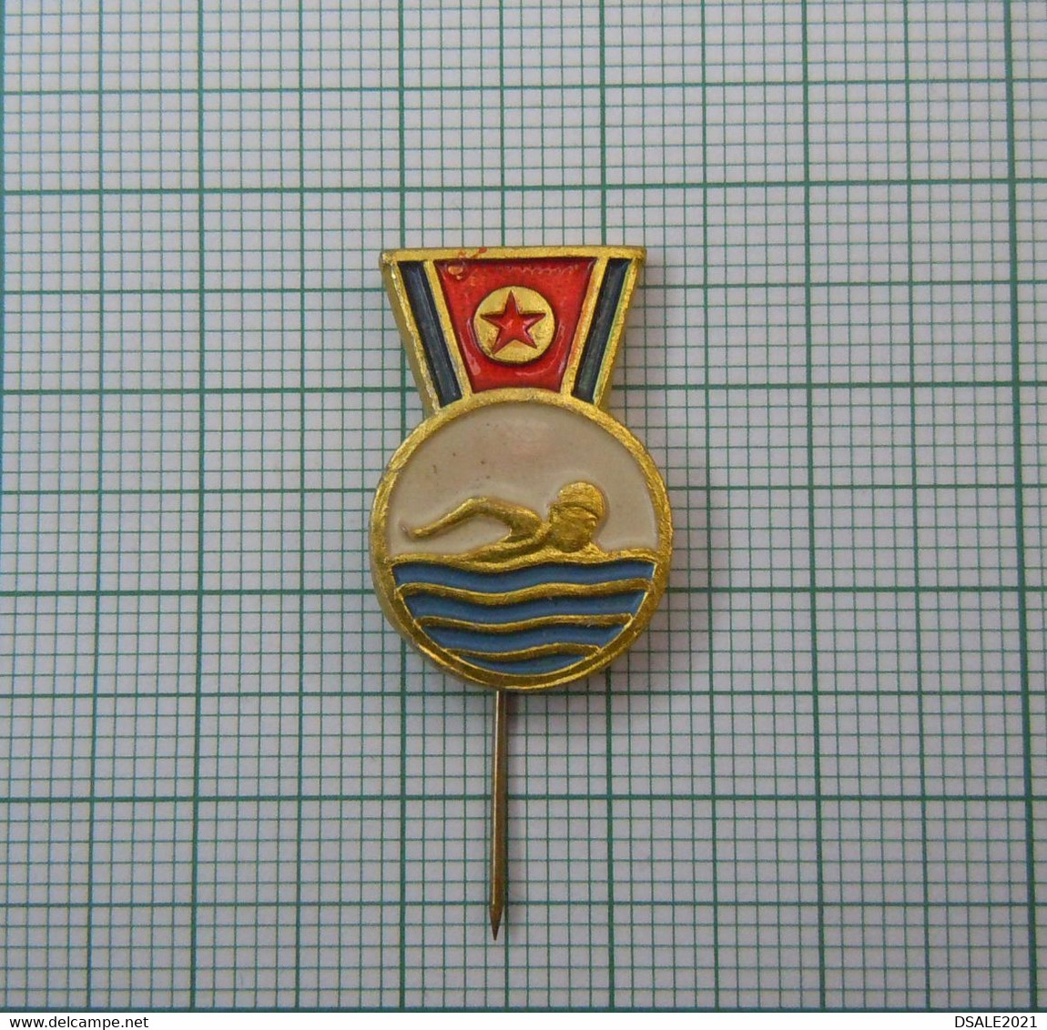 Swimming Sport KOREA Communist Propaganda Vintage Pin Badge (m457) - Swimming