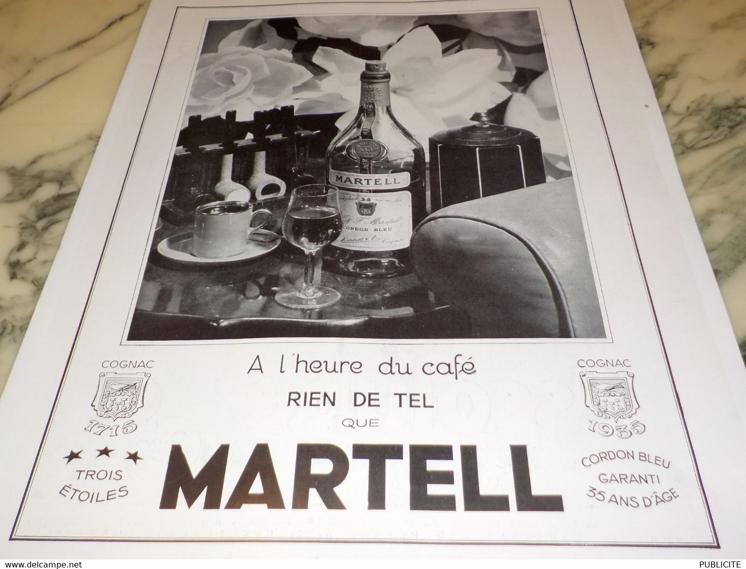 ANCIENNE PUBLICITE A L HEURE DU CAFE  COGNAC  MARTELL 1935 - Alcools