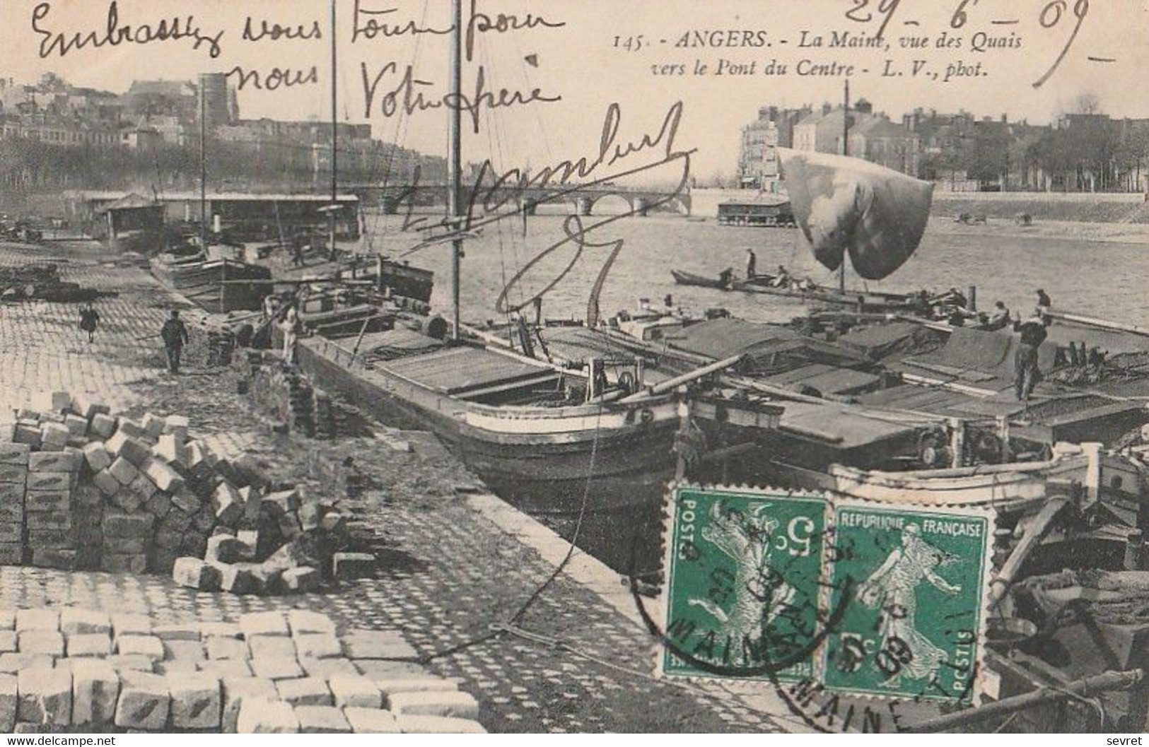 ANGERS. - La Maine , Vue Des Quais Vers Le Pont Du Centre - Angers