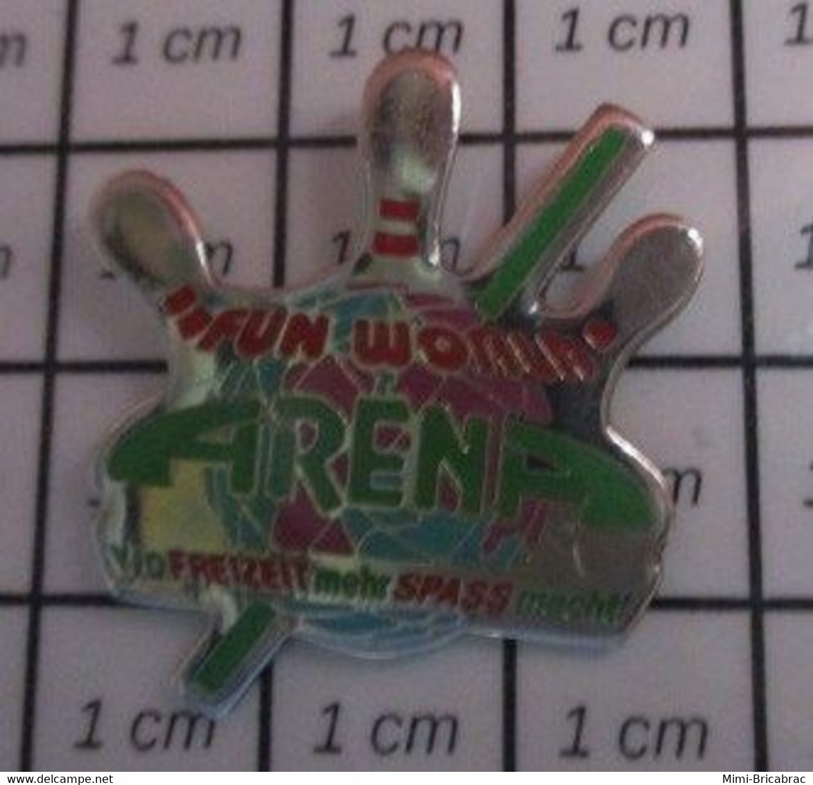 1415b Pin's Pins / Beau Et Rare / SPORTS / PIN'S ALLEMAND FUN WORLD ARENA BOWLING - Bowling