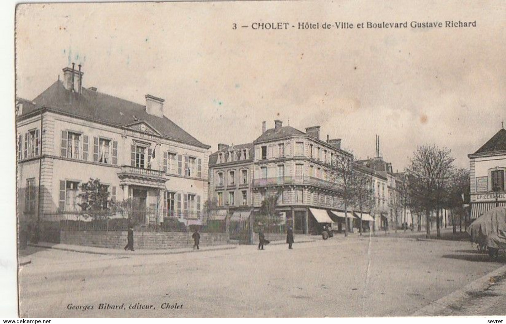 CHOLET. - Hôtel De Ville Et Boulevard Gustave Richard - Cholet