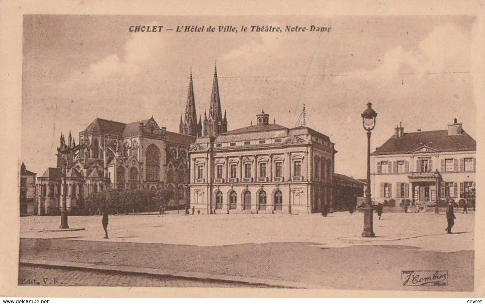 CHOLET. - L'Hôtel De Ville, Le Théâtre, Notre-Dame - Cholet