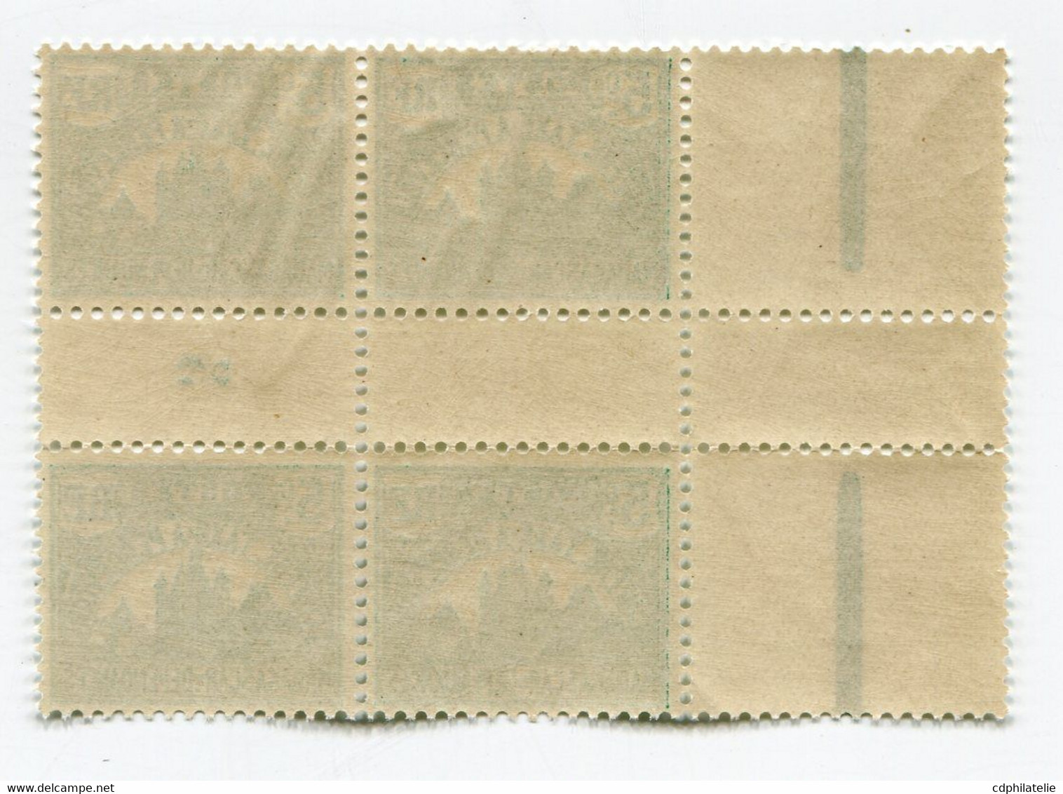 MADAGASCAR TAXE N°10 ** EN BLOC DE 4 AVEC MILLESIME 5  ( 1925 ) - Timbres-taxe