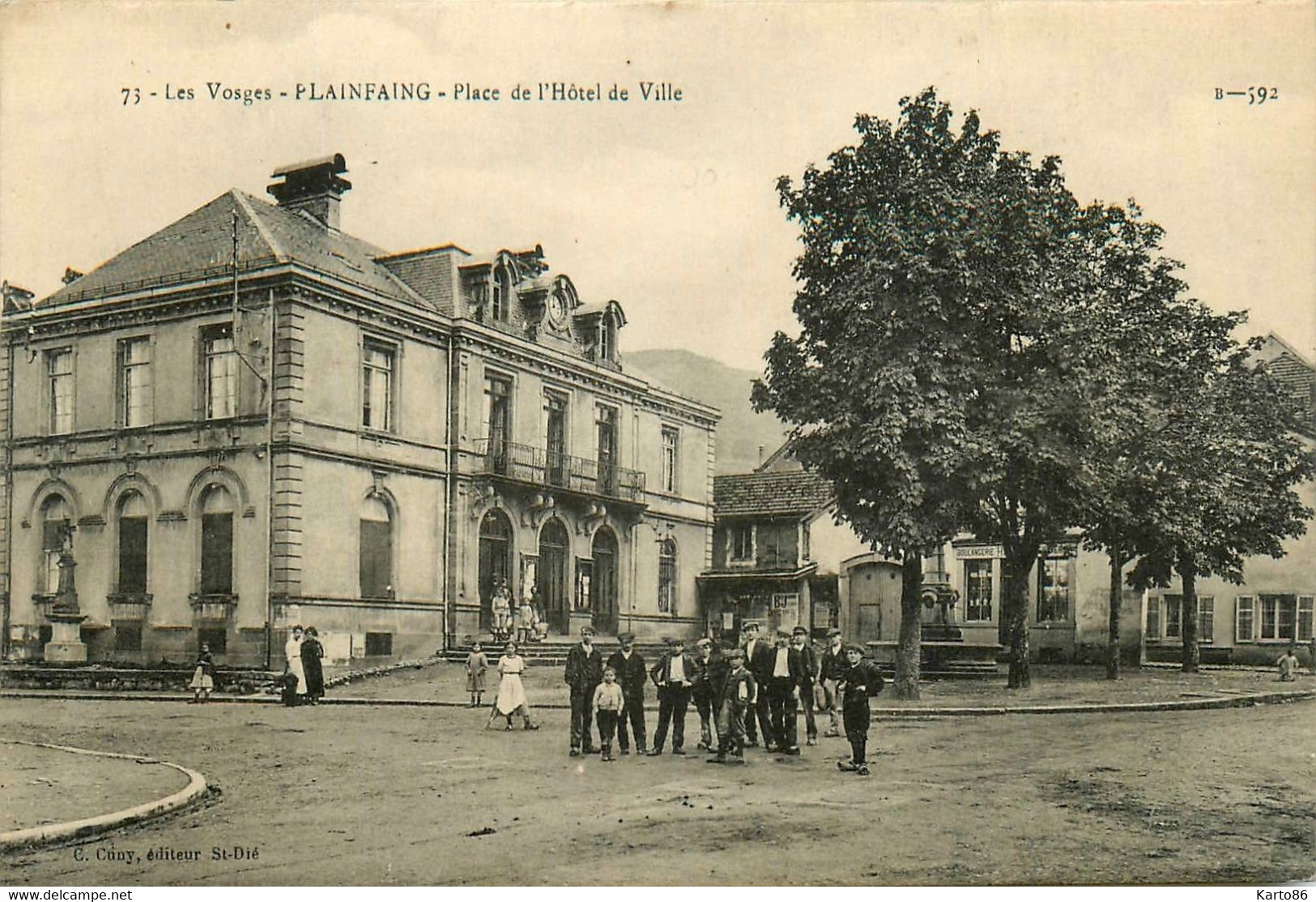 Plainfaing * La Place De L'hôtel De Ville * Villageois - Plainfaing